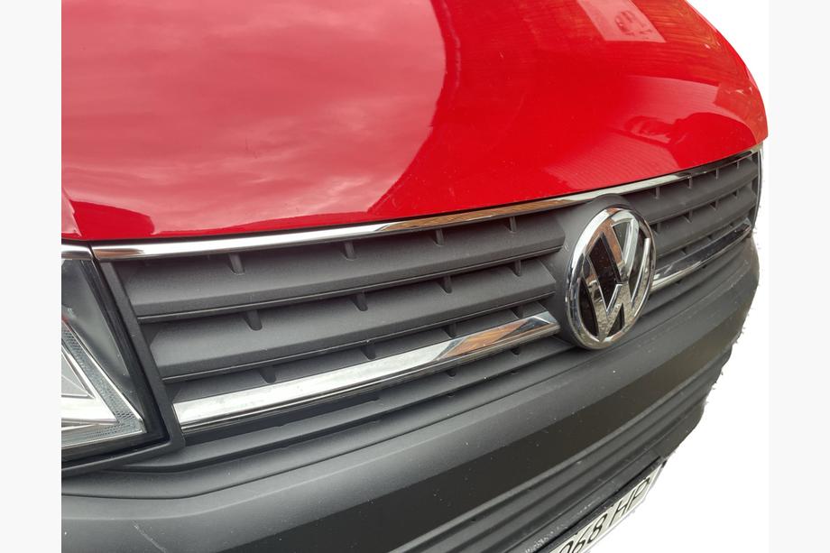 Volkswagen T6 2015–2024 Nerezová chrómová lišta na hornú časť masky 2015-2019 (1 ks) Image