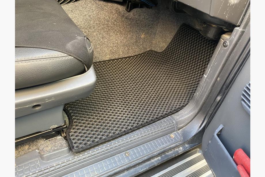 Nissan Patrol Y60 1988–1997 EVA autokoberce (čierne) Krátky, 5 ks (predné a zadné) Fotografia 4