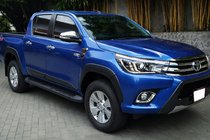 Toyota Hilux 2015– Predné svetlomety OEM V1 2015-2019 (LED, 2 ks) fotografia 2