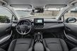 Hybridný sedan Toyota Corolla fotografia 6