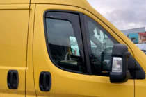 Fiat Ducato 2006–2025 Vkladané okenné deflektory (2 ks, HIC) fotografia 1