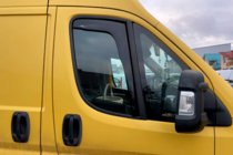Citroen Jumper 2007–2025 Vkladané okenné deflektory (2 ks, HIC) fotografia 1