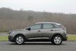 Kompaktný crossover Peugeot 3008 druhej generácie fotografia 13