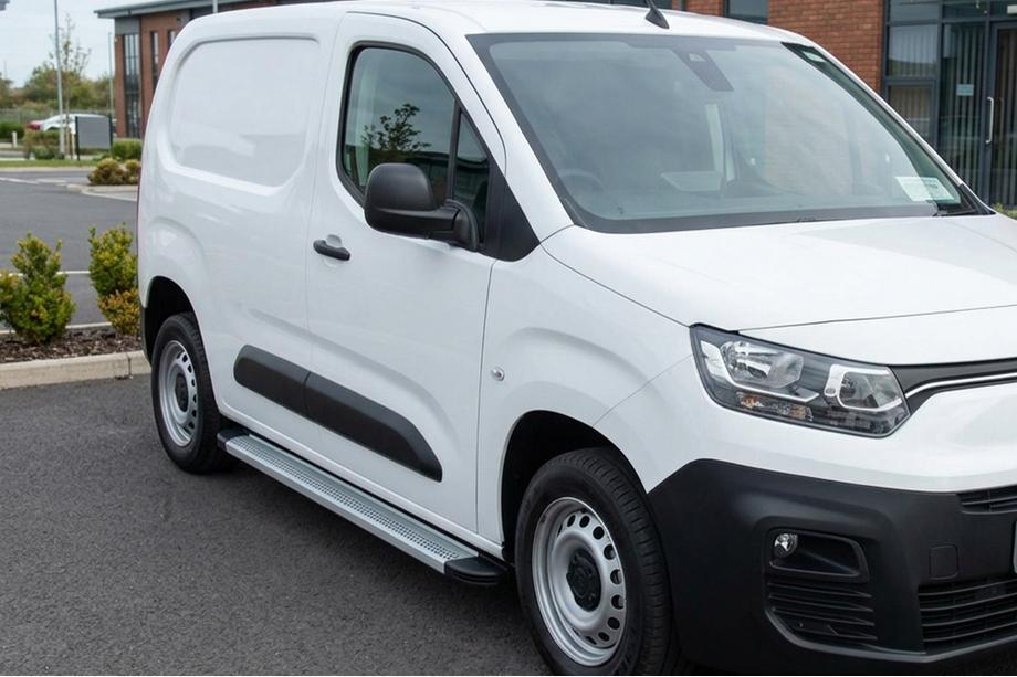 Opel Combo 2019– Bočné nášľapy Maya V2 (2 ks, hliník) Image