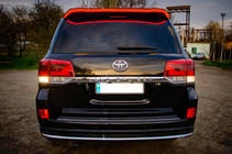 Toyota Land Cruiser 200 2007–2021 Spojler FullLed (2016+) Čierna farba fotografia 6