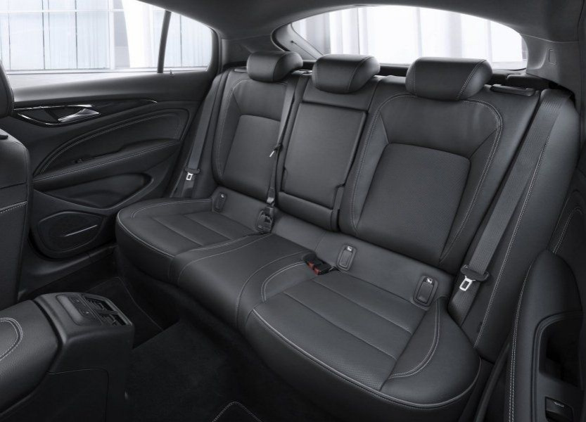 Recenzia stredne veľkého liftbacku Opel Insignia Grand Sport
