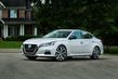 Stredne veľký sedan Nissan Altima šiestej generácie fotografia 1