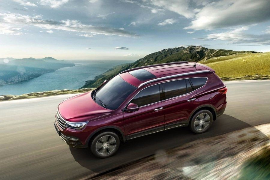 Sedemmiestny crossover s pohonom všetkých kolies Lifan X80