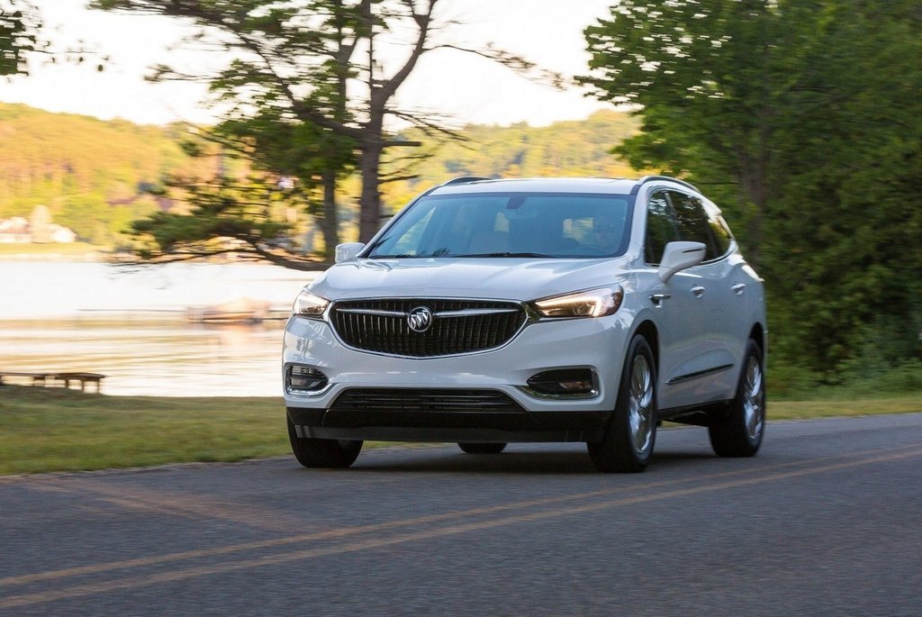 Recenzia plnohodnotného 7-miestneho crossovera Buick Enclave