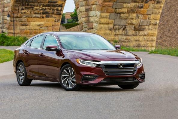 Tretia generácia hybridného sedanu Honda Insight