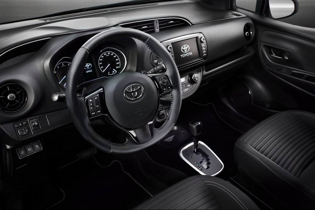 Recenzia modernizovaného subkompaktného hatchbacku Toyota Yaris