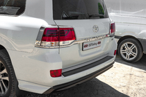 Toyota Land Cruiser 200 2007–2021 Chrómové kryty zadných svetiel (2015+, 4-dielne, plastové) fotografia 5