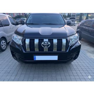 Chrómové lišty na masku chladiča (2017-2023) Toyota Land Cruiser Prado 150 2009–2023 fotografia 1