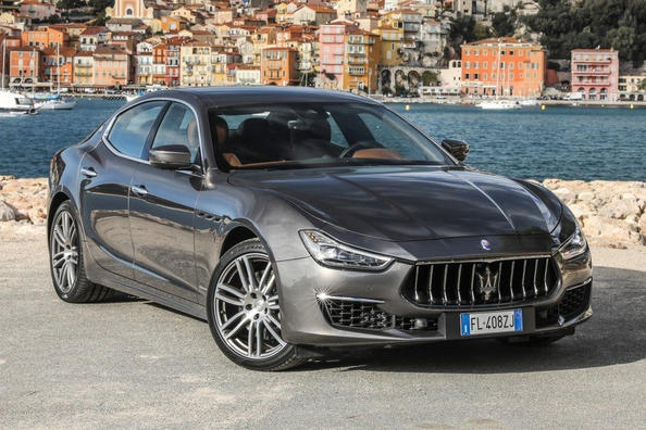 Recenzia športového sedanu Maserati Ghibli Fotografia 1