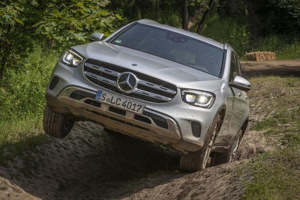 Recenzia prémiového crossoveru Mercedes-Benz GLC-Class
