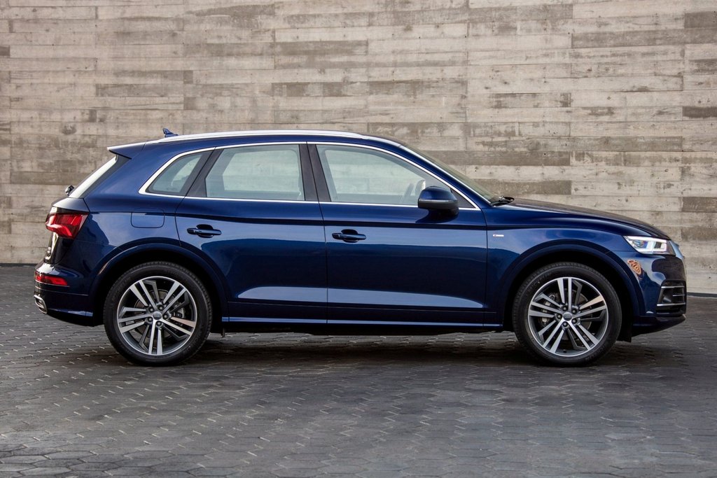 Druhá generácia kompaktného crossoveru Audi Q5