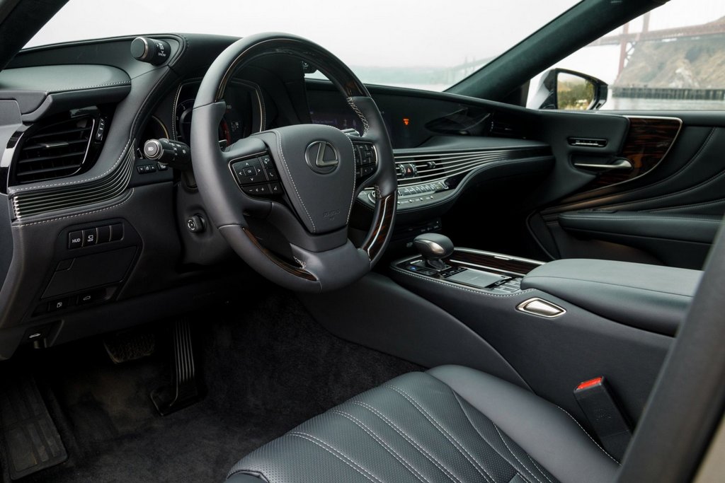 Plnohodnotný luxusný sedan Lexus LS 500