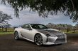 Recenzia vysokovýkonného kupé Lexus LC500 fotografia 13
