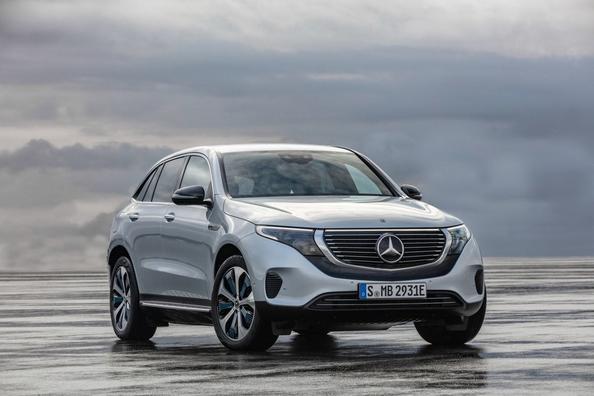 Elektrický crossover s pohonom všetkých kolies Mercedes-Benz EQC