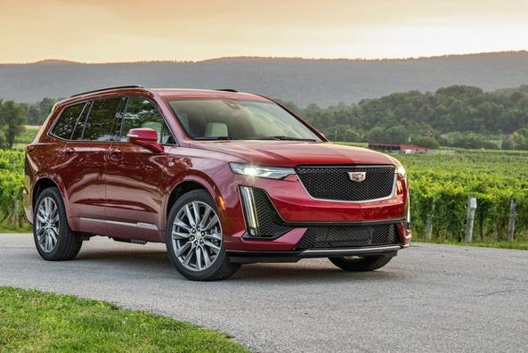 Recenzia plnohodnotného crossoveru Cadillac XT6