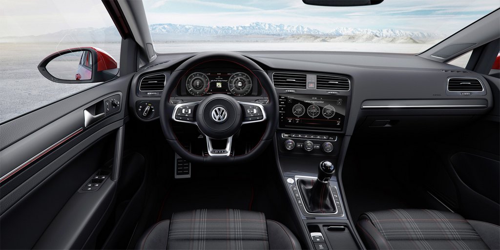 Recenzia športového hatchbacku Volkswagen Golf GTI