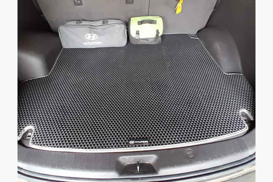 Hyundai Santa Fe 2 2006–2012 Vanička do kufra (EVA, čierna) (5 miest) Image