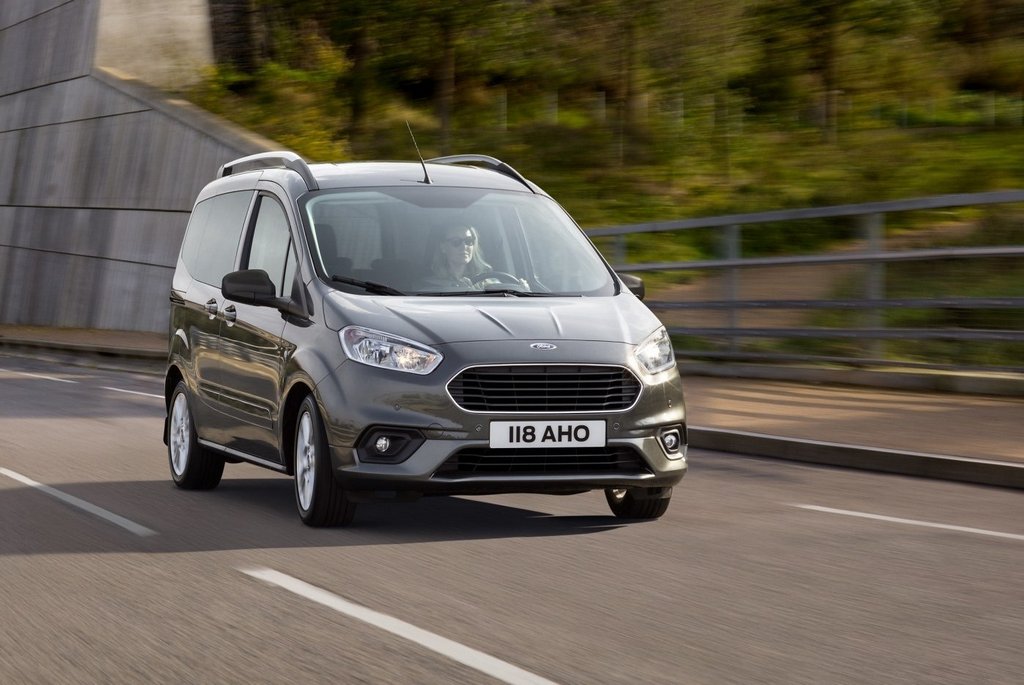 Recenzia kompaktného minivanu Ford Tourneo Courier