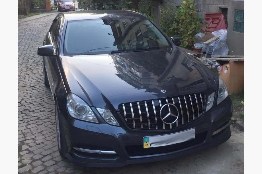 Mercedes E-сlass W212 2009–2016 Predná maska GT Panamericana (2009-2012) Image