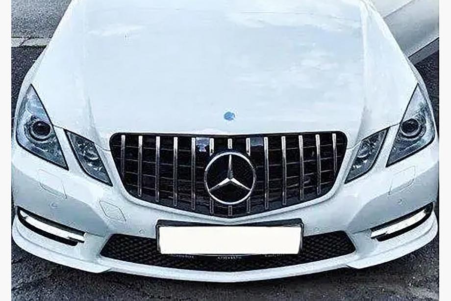Mercedes E-class W212 2009–2016 Predná maska GT Panamericana (2009-2012) Fotografia 3