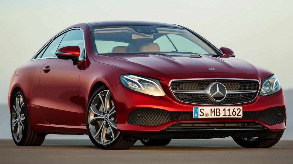 Recenzia stredne veľkého kupé Mercedes-Benz E-Class Coupe