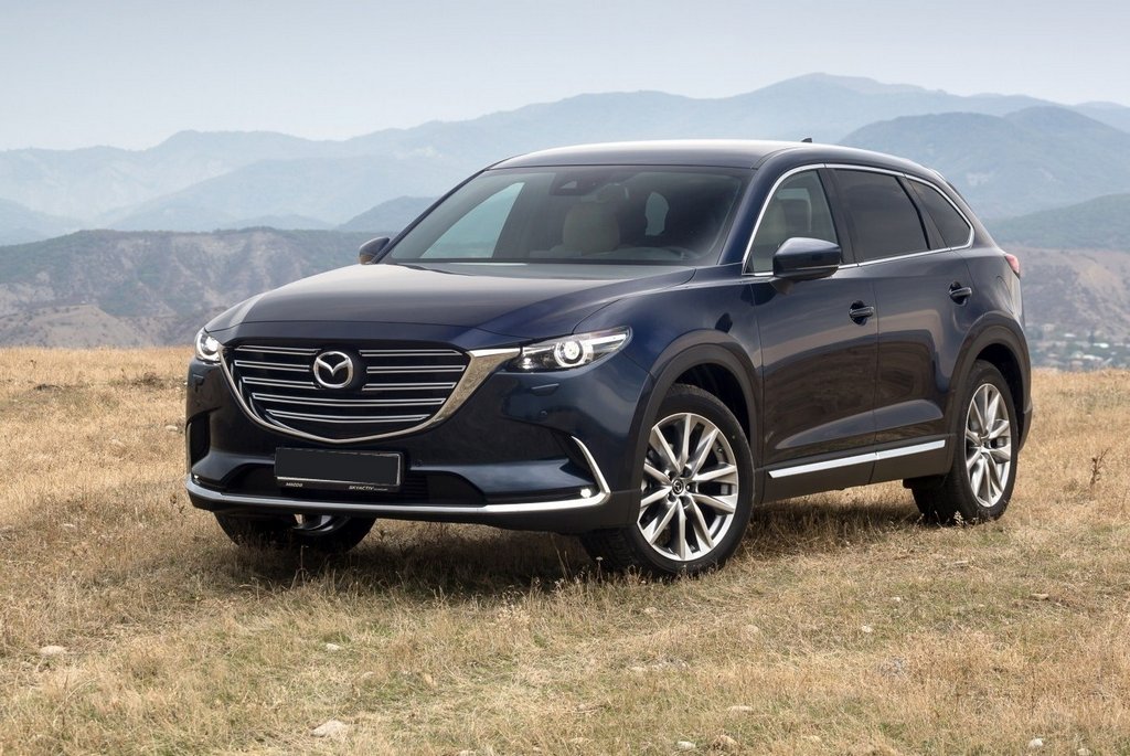Sedemmiestny crossover Mazda CX-9 druhej generácie
