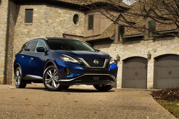 Recenzia modernizovaného stredne veľkého crossoveru Nissan Murano
