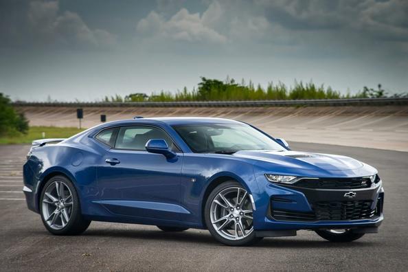 Modernizovaná faceliftová verzia športového kupé Chevrolet Camaro