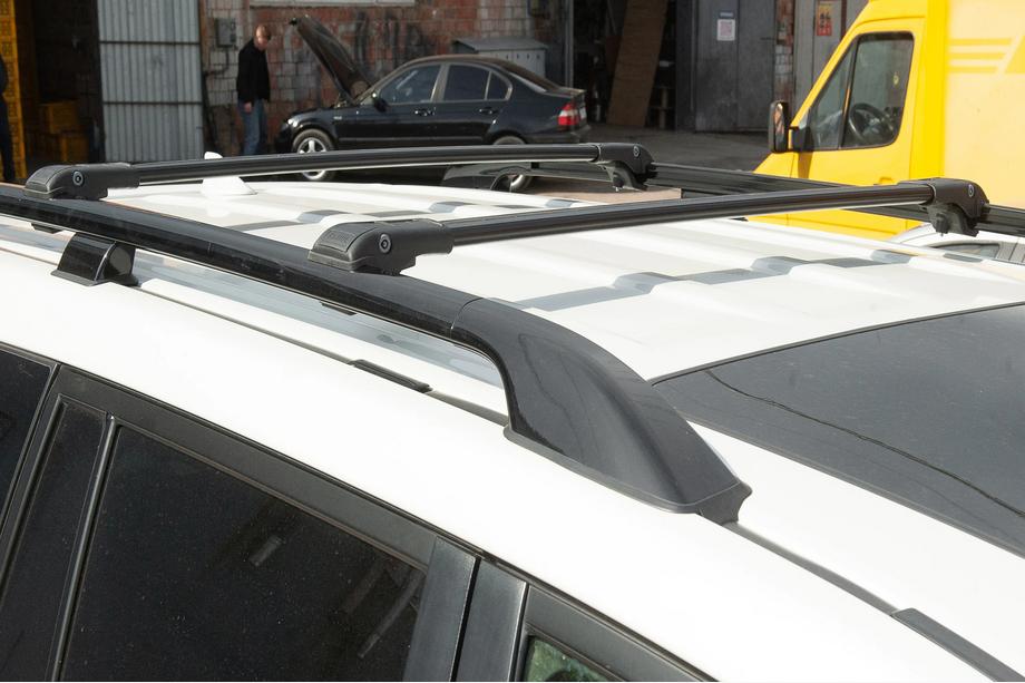 Jeep Grand Cherokee WK 2004–2010 Uzamykateľné priečniky na strešné lyžiny 2008-2015 (2 ks) Fotografia 5