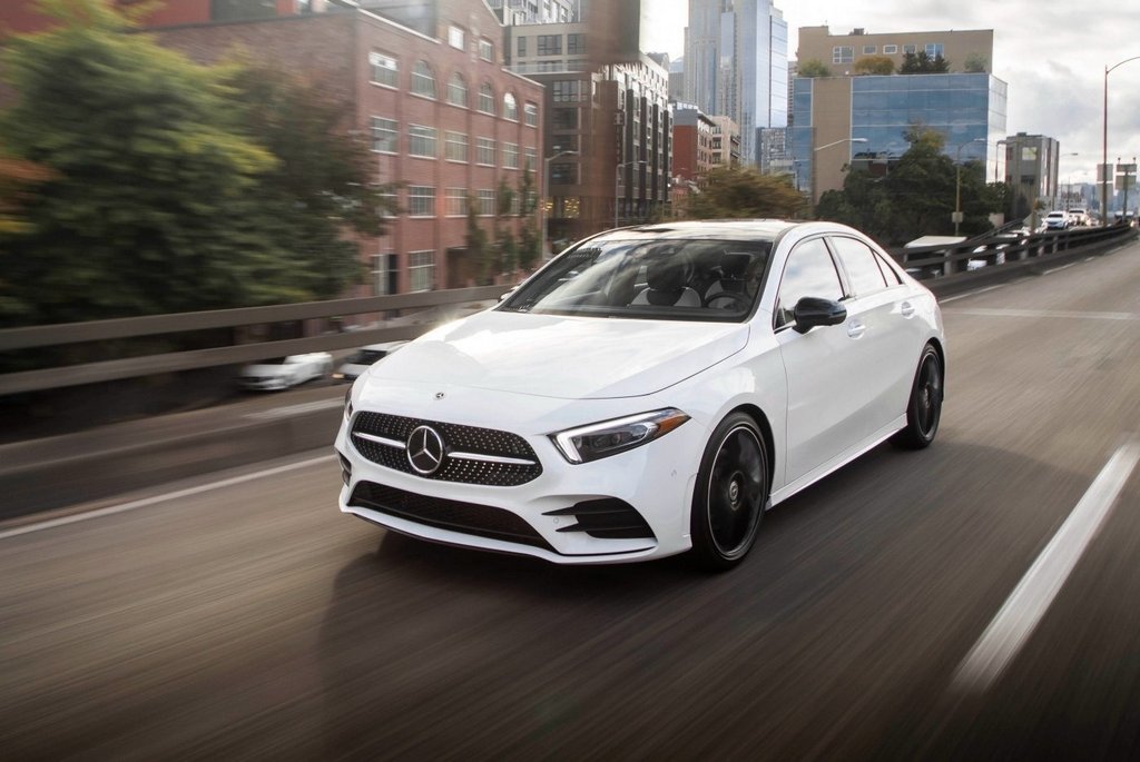 Recenzia kompaktného modelu Mercedes-Benz A-Class Sedan