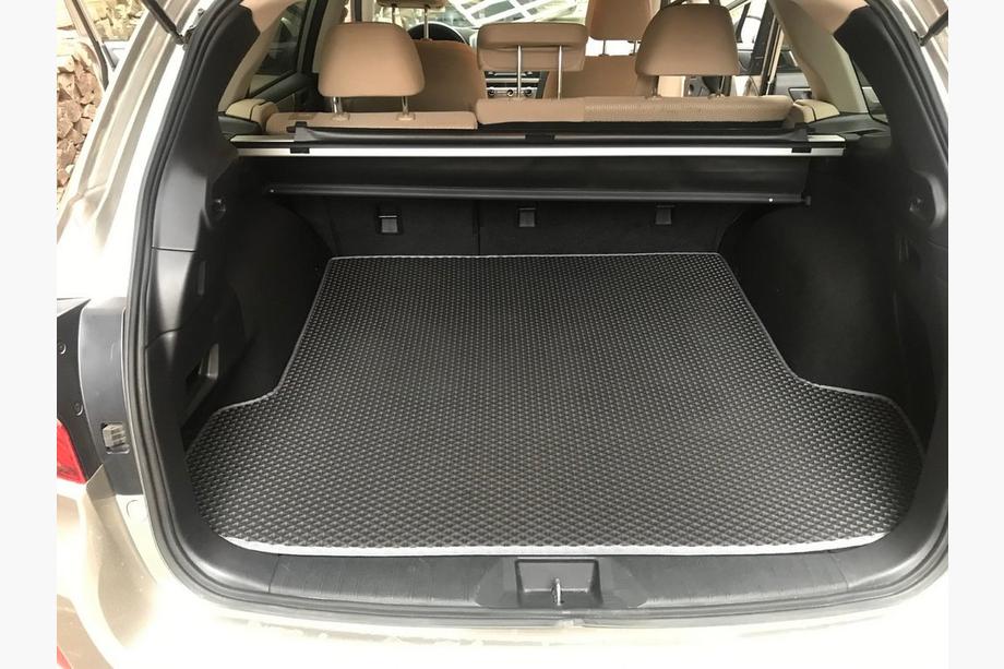 Subaru Outback 2014–2019 Vanička do kufra (čierna, EVA) Fotografia 1