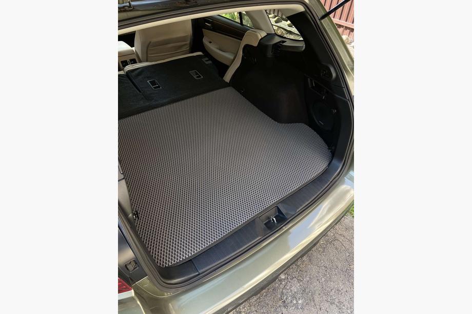 Subaru Outback 2014–2019 Vanička do kufra (čierna, EVA) Fotografia 6