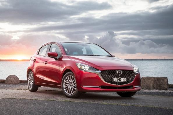Modernizovaný subkompaktný hatchback Mazda 2