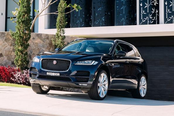 Stredne veľký prémiový crossover Jaguar F-Pace