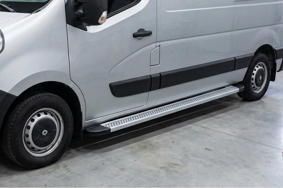 Opel Movano 2010–2021 Bočné nášľapy Maya V2 (2 ks, hliník) Stredný rázvor Image
