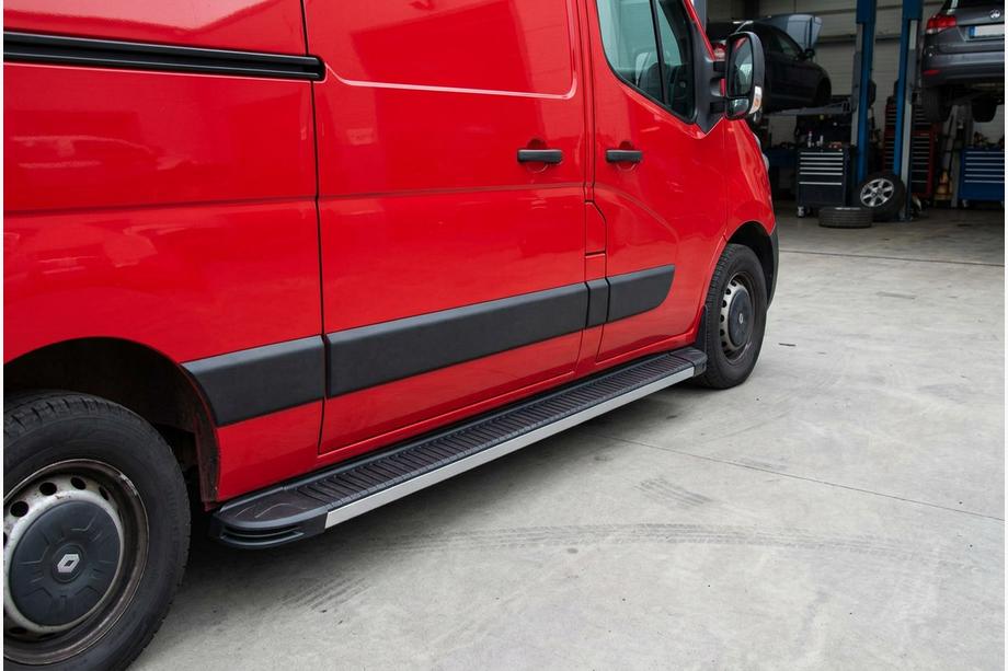 Renault Master 2011–2023 Bočné nášľapy Maya V1 (2 ks, hliník) Image