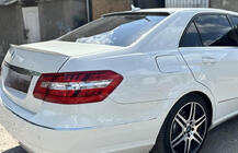 Mercedes E-class W212 2009–2016 Spojler na zadné sklo AMG E63 (ABS, na lakovanie) fotografia 3
