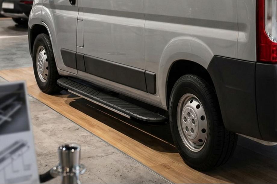 Fiat Ducato 2006–2025 Bočné nášľapy Bosphorus Grey (2 ks, hliník) Image