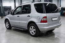 Mercedes ML W163 1997–2005 Bočné nášľapy Bosphorus Grey (2 ks, hliník) fotografia 1