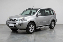 Nissan X-trail T30 2002–2007 Bočné nášľapy Maydos V2 (2 ks, hliník) fotografia 1