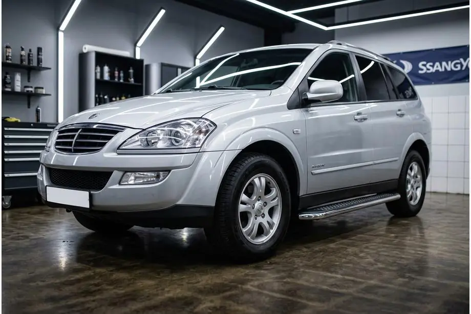 SsangYong Kyron 2005–2014 Bočné nášľapy Maydos V2 (2 ks, hliník/nehrdzavejúca oceľ) Image
