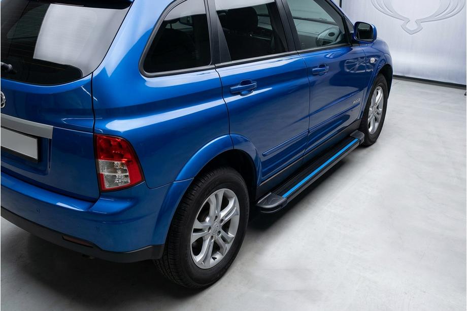SsangYong Action 2005–2018 Bočné nášľapy Maya Blue (2 ks, hliník) Image