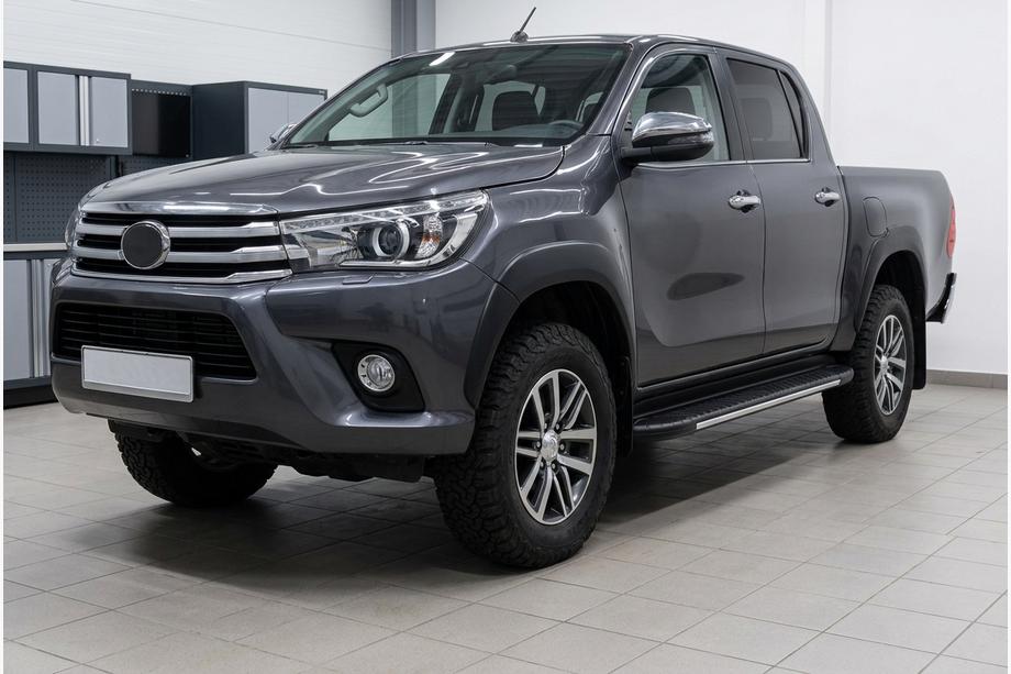 Toyota Hilux 2015– Bočné nášľapy Bosphorus Grey (2 ks, hliník) Image