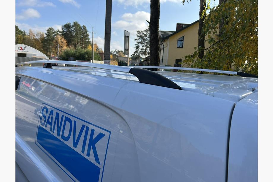 Mercedes Vito/V-trieda W447 2014– Chrómové strešné lyžiny DDU (plastové nožičky) Krátky rázvor (SHORT) Fotografia 5