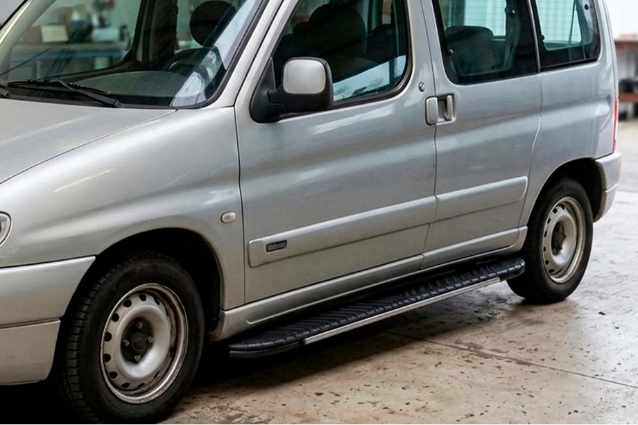 Peugeot Partner 1996–2008 Bočné nášľapy Bosphorus Grey (2 ks, hliník) Image